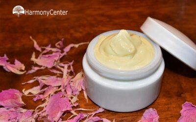 Rozen gezichtscrème – voedend en vochtinbrengend