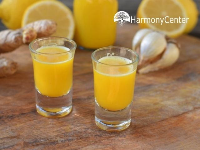 Natuurlijke weerstandsbooster met citroen, gember en honing
