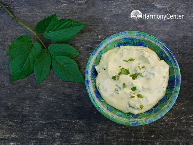 Zevenbladmayonaise maken – een verrassende wilde variant op mayo